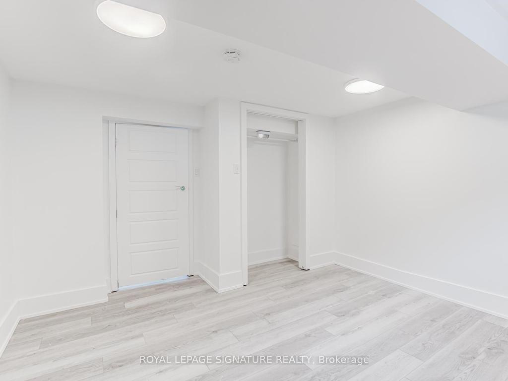 









6


Bonnyview

Drive,
Toronto,




ON
M8Y 3G6

