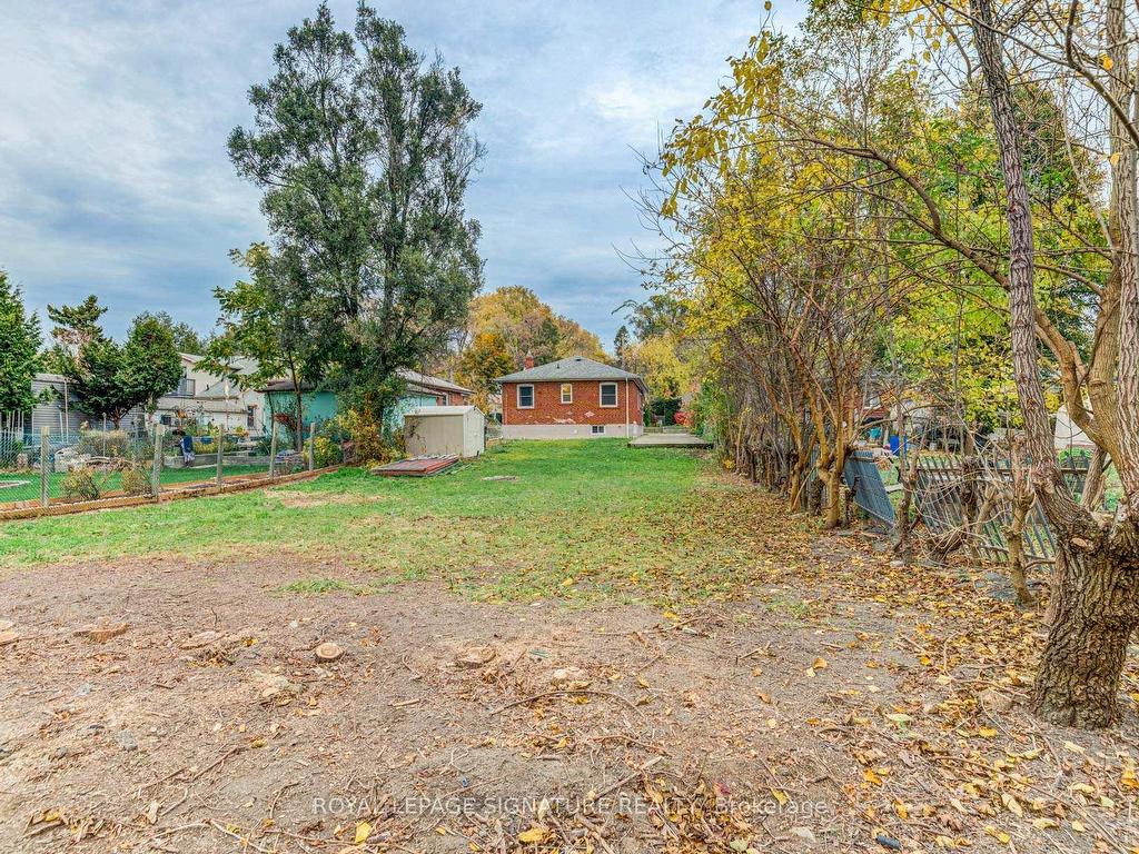 









6


Bonnyview

Drive,
Toronto,




ON
M8Y 3G6

