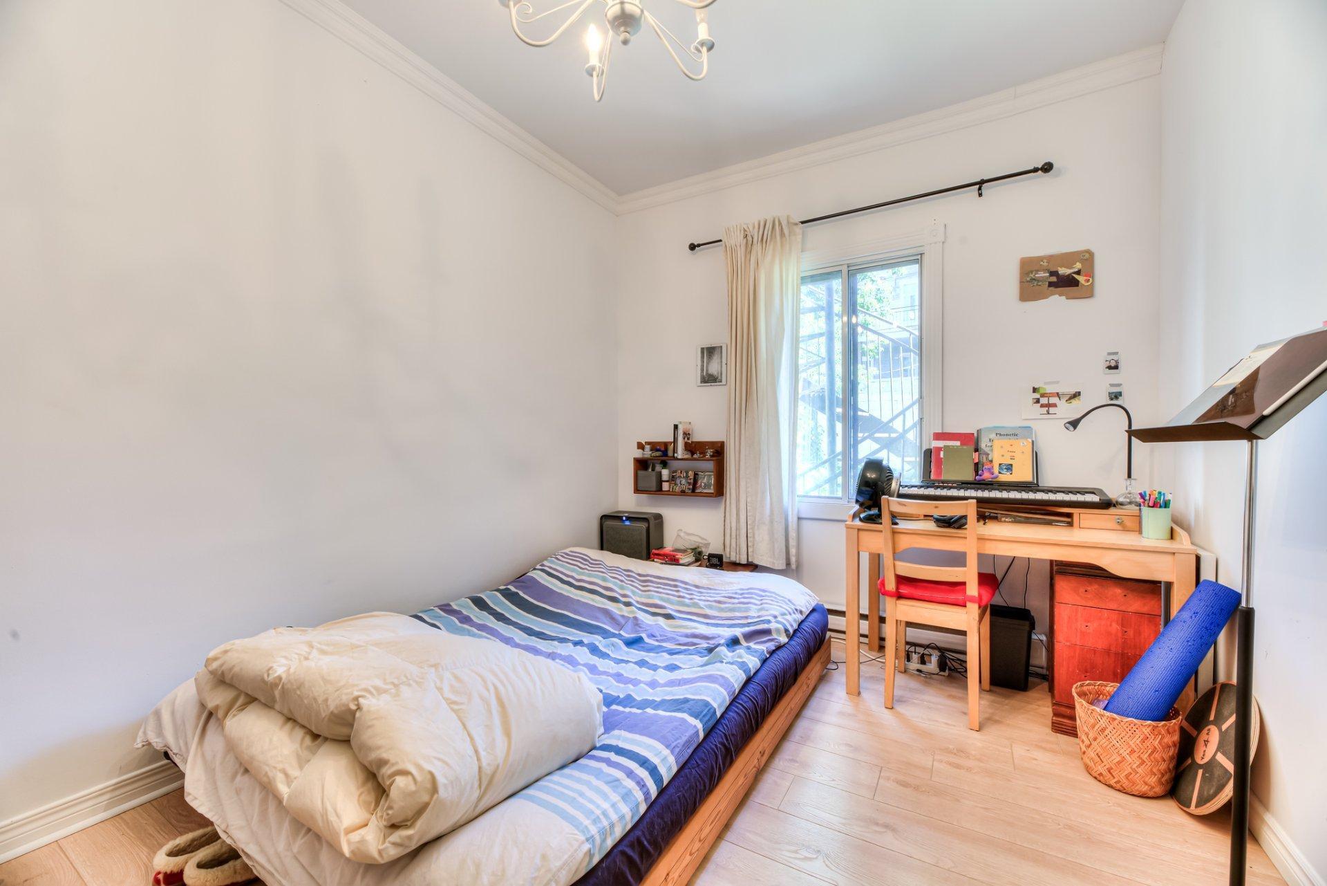 









5260

 - 5262A


Av. Ponsard

,
Montréal (Côte-des-Neiges/Notre-Dame-de-Grâce),




QC
H3W2A8

