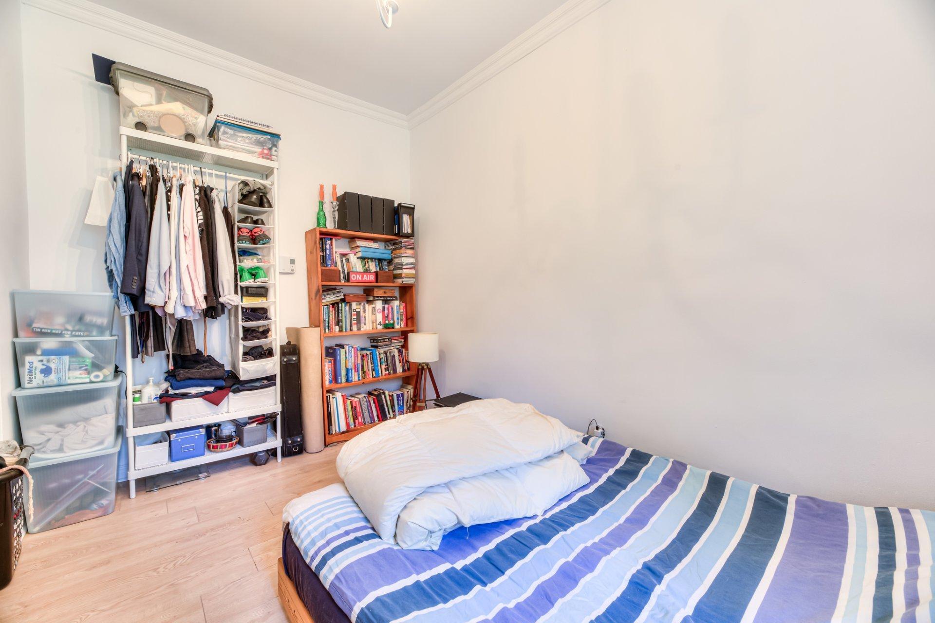 









5260

 - 5262A


Av. Ponsard

,
Montréal (Côte-des-Neiges/Notre-Dame-de-Grâce),




QC
H3W2A8

