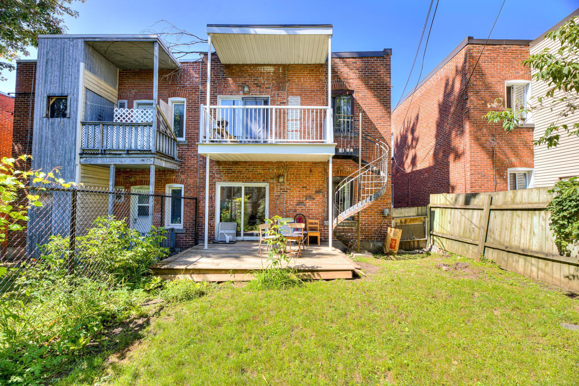 









5260

 - 5262A


Av. Ponsard

,
Montréal (Côte-des-Neiges/Notre-Dame-de-Grâce),




QC
H3W2A8


