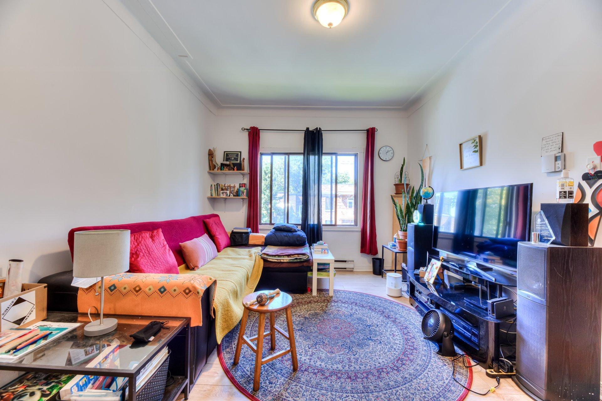 









5260

 - 5262A


Av. Ponsard

,
Montréal (Côte-des-Neiges/Notre-Dame-de-Grâce),




QC
H3W2A8

