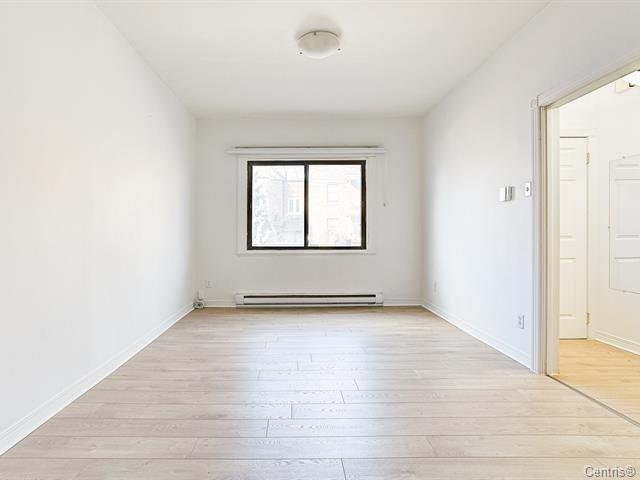 









5260

 - 5262A


Av. Ponsard

,
Montréal (Côte-des-Neiges/Notre-Dame-de-Grâce),




QC
H3W2A8

