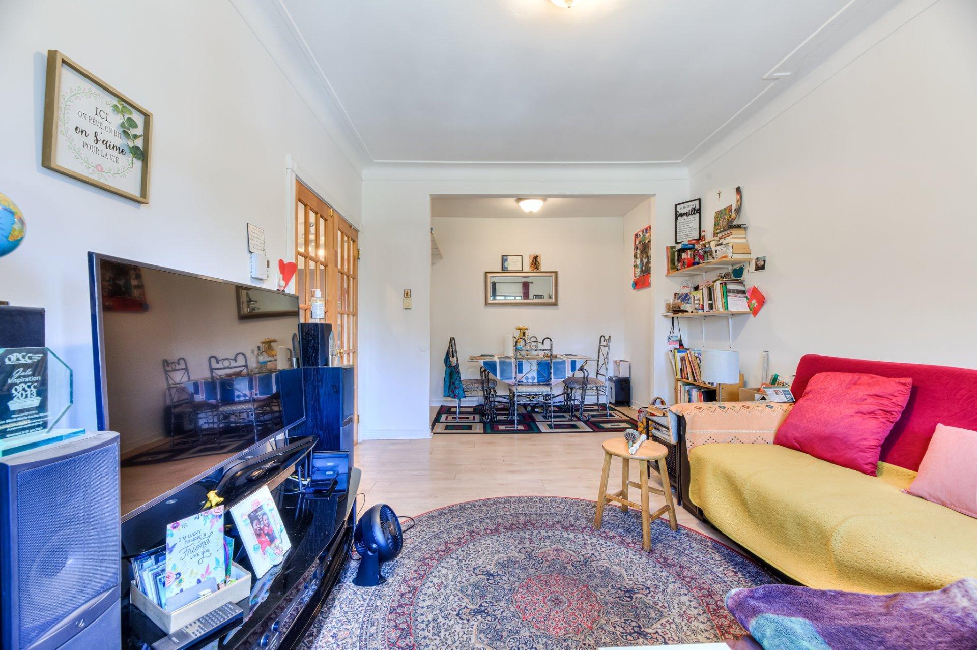 









5260

 - 5262A


Av. Ponsard

,
Montréal (Côte-des-Neiges/Notre-Dame-de-Grâce),




QC
H3W2A8

