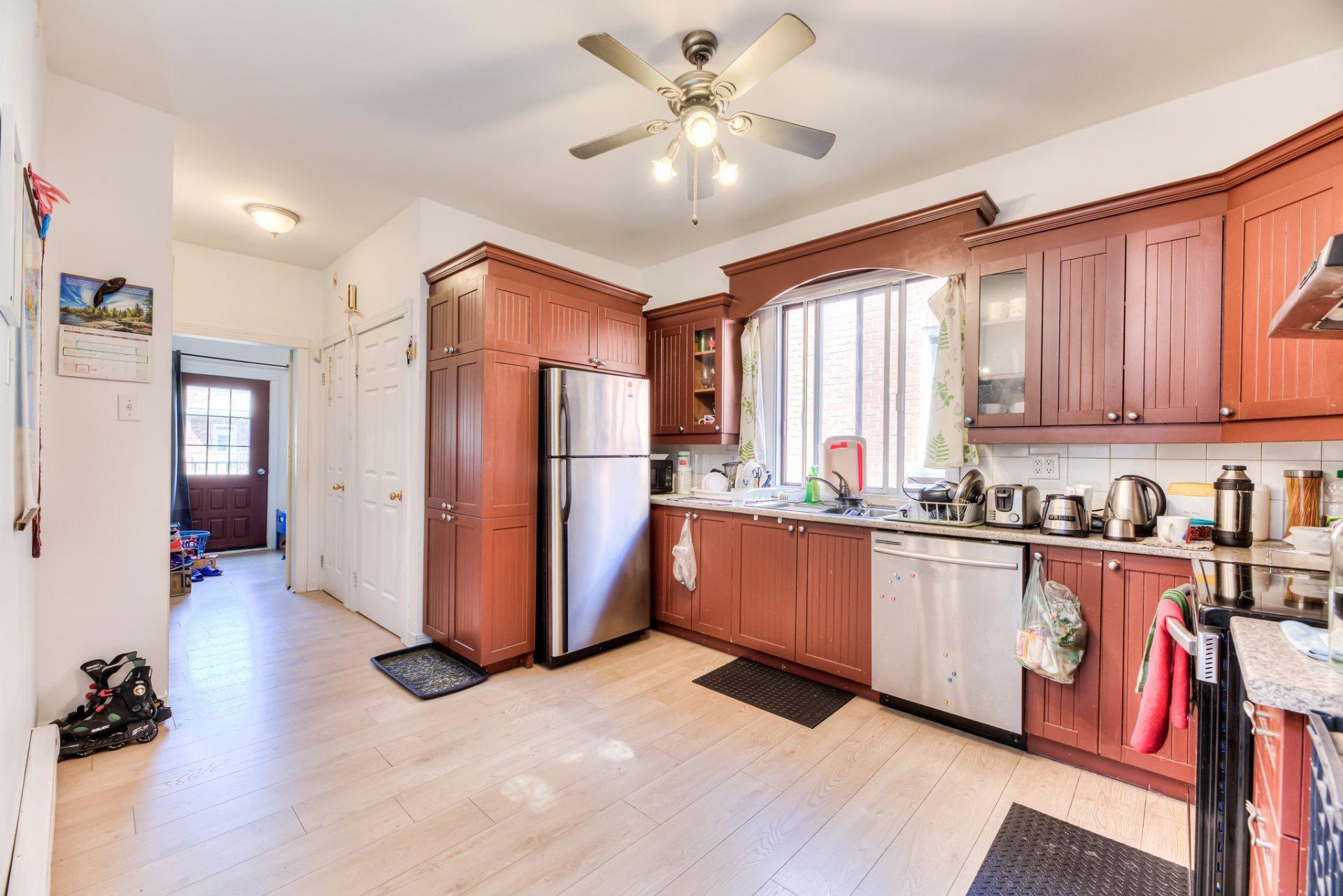 









5260

 - 5262A


Av. Ponsard

,
Montréal (Côte-des-Neiges/Notre-Dame-de-Grâce),




QC
H3W2A8

