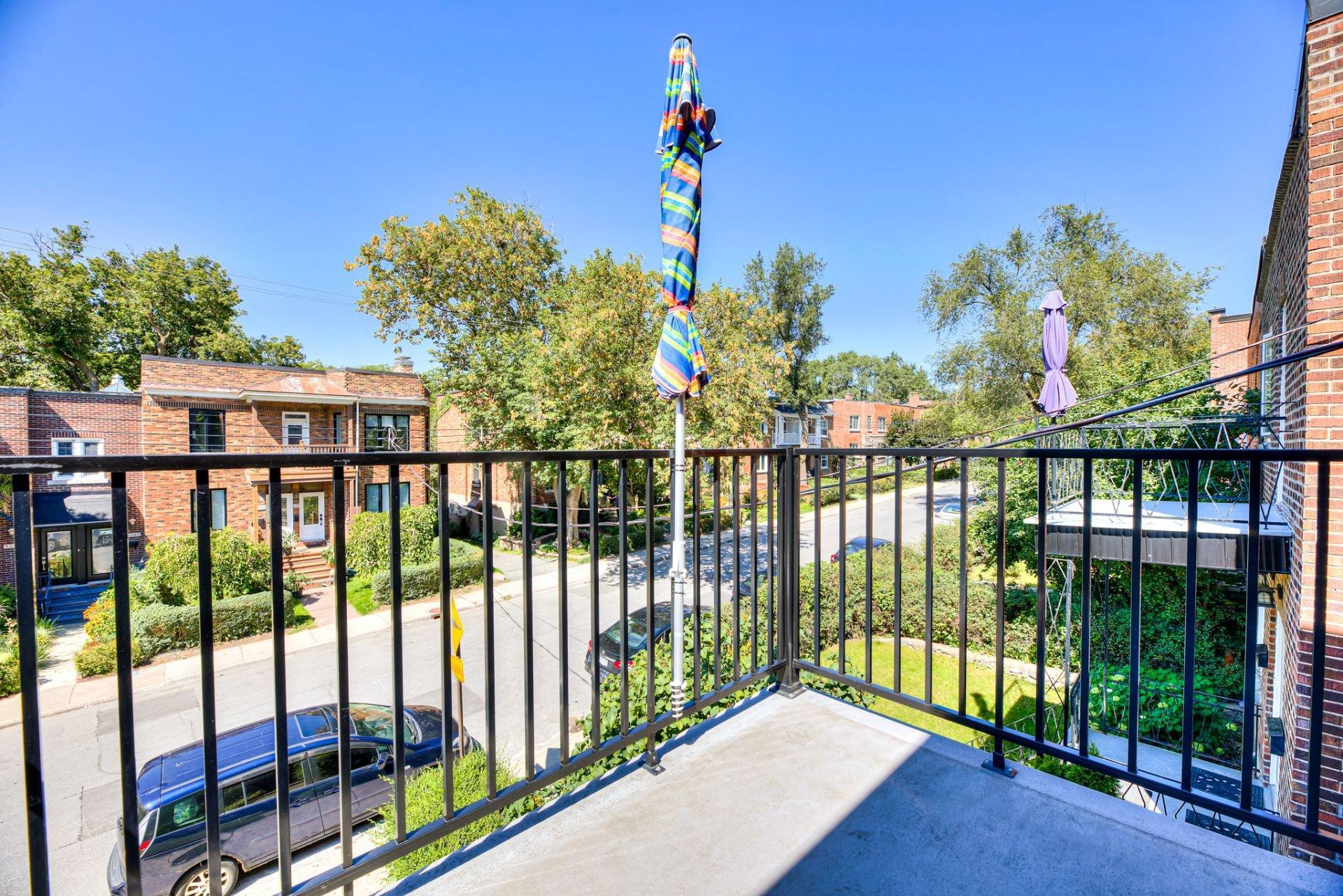 









5260

 - 5262A


Av. Ponsard

,
Montréal (Côte-des-Neiges/Notre-Dame-de-Grâce),




QC
H3W2A8

