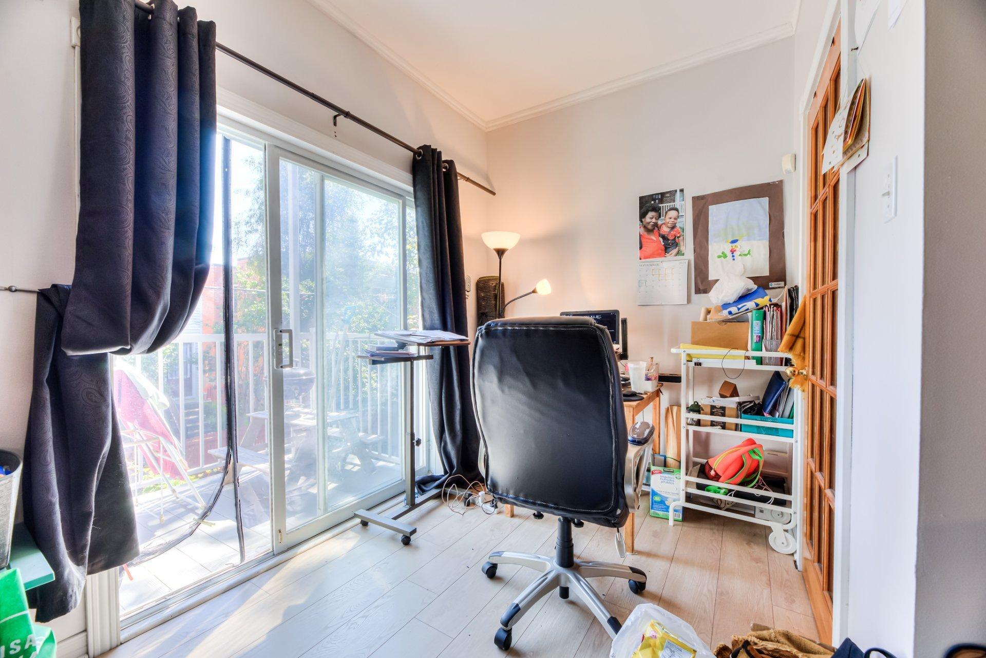 









5260

 - 5262A


Av. Ponsard

,
Montréal (Côte-des-Neiges/Notre-Dame-de-Grâce),




QC
H3W2A8

