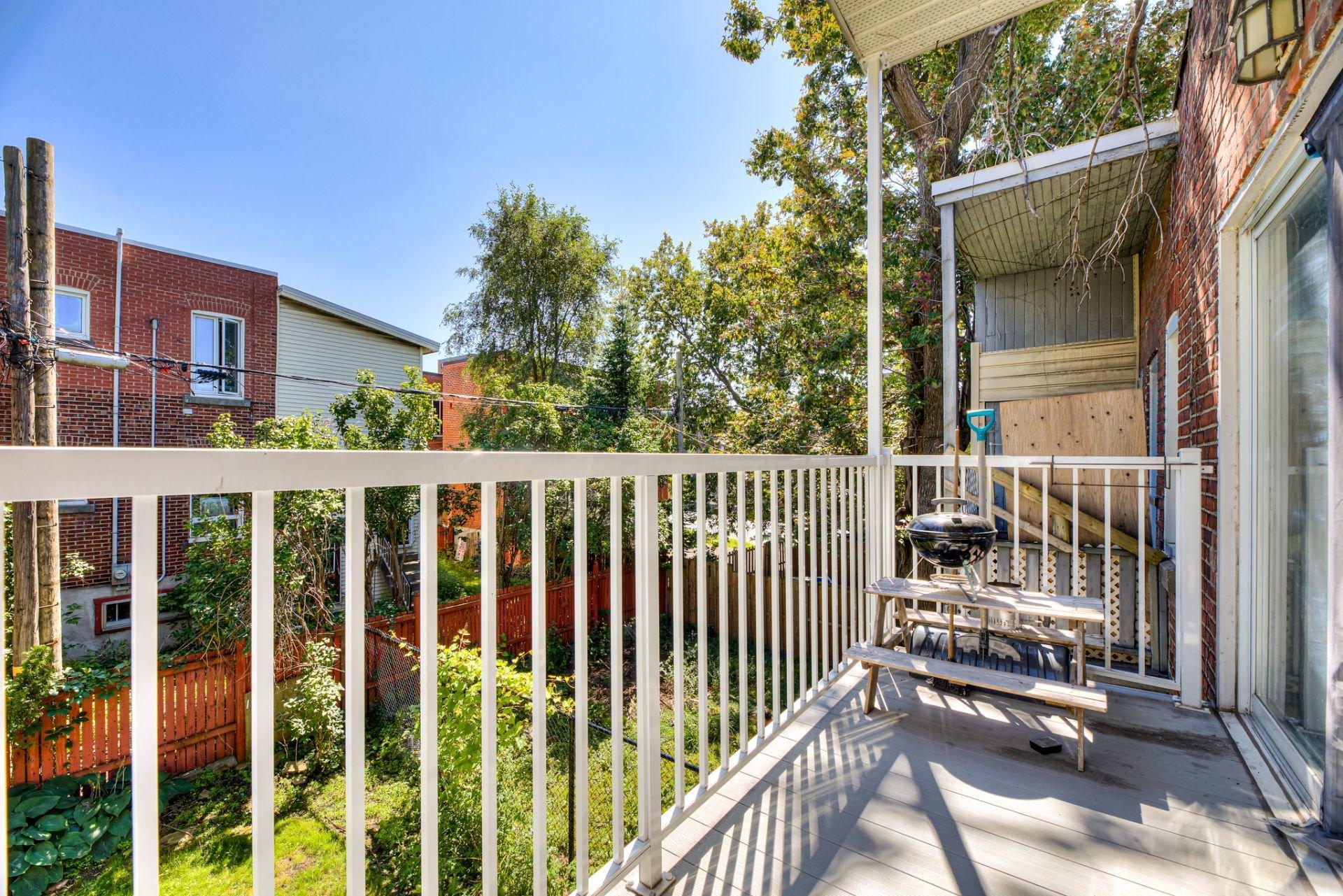 









5260

 - 5262A


Av. Ponsard

,
Montréal (Côte-des-Neiges/Notre-Dame-de-Grâce),




QC
H3W2A8

