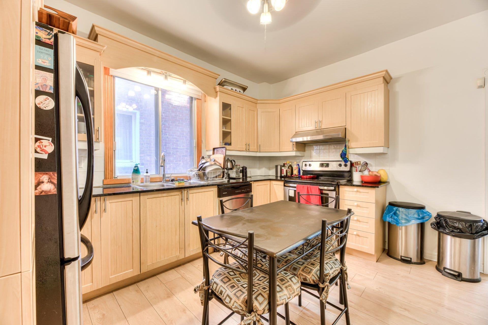 









5260

 - 5262A


Av. Ponsard

,
Montréal (Côte-des-Neiges/Notre-Dame-de-Grâce),




QC
H3W2A8

