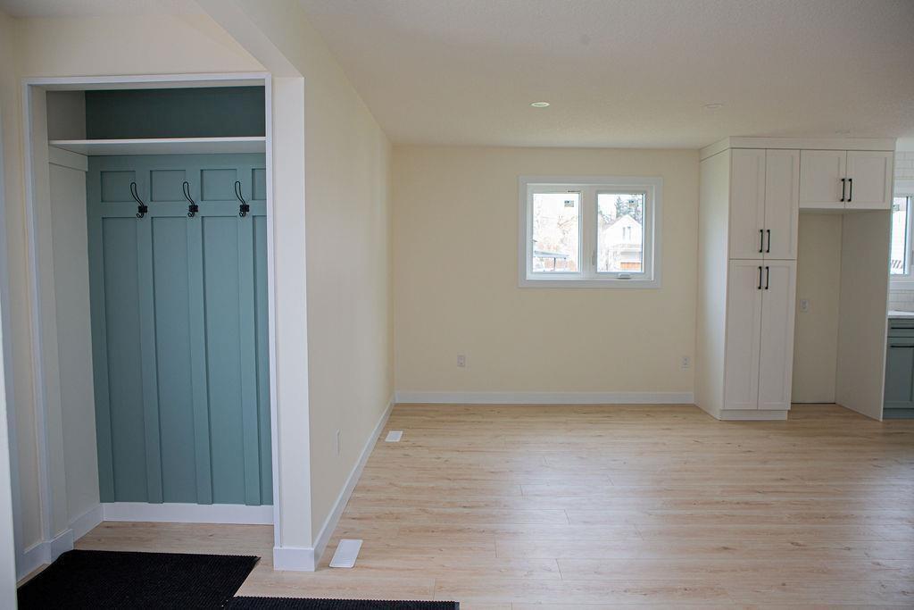 












15 4th Street S

,
Souris,




Manitoba
R0K2C0

