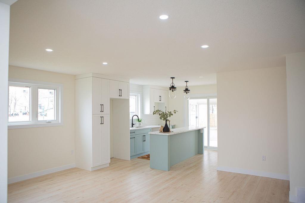












15 4th Street S

,
Souris,




Manitoba
R0K2C0

