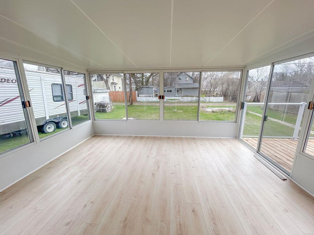 












15 4th Street S

,
Souris,




Manitoba
R0K2C0

