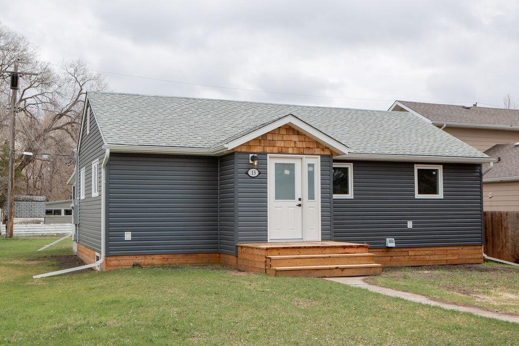 












15 4th Street S

,
Souris,




Manitoba
R0K2C0

