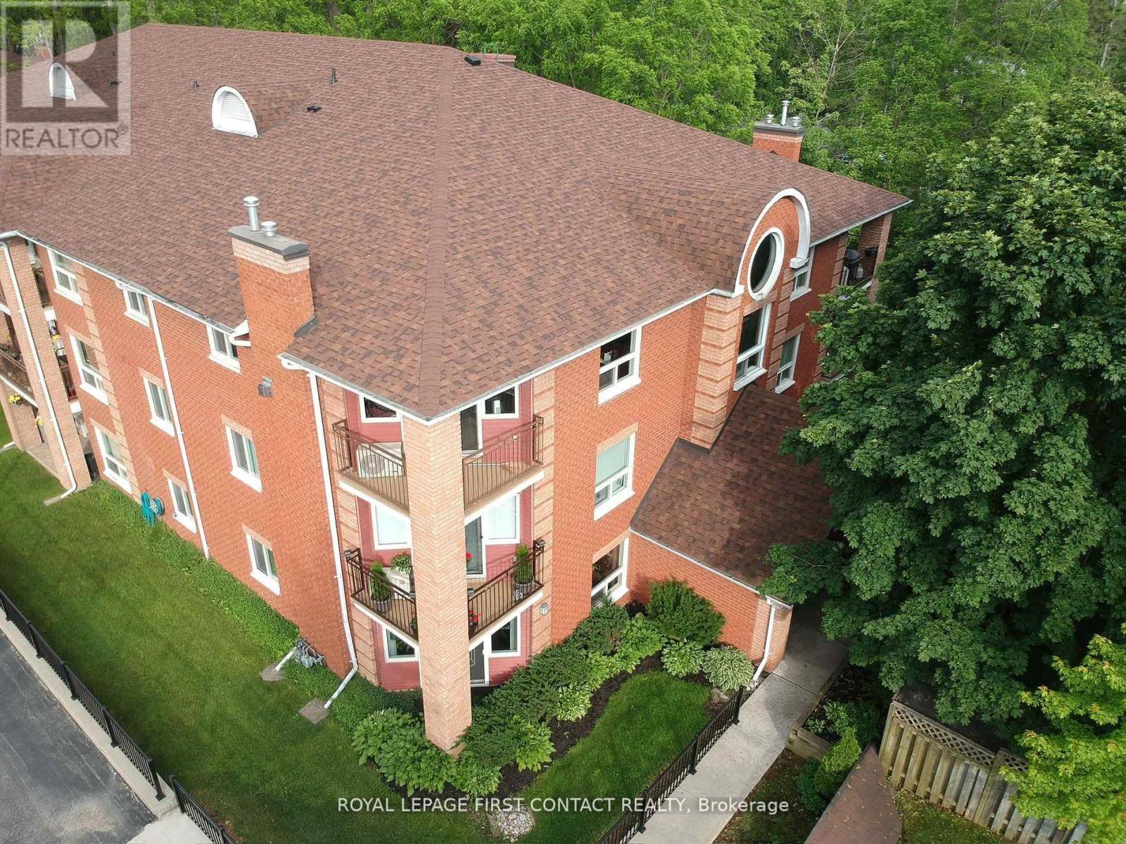 












305 - 131 CLAPPERTON STREET

,
Barrie,




Ontario
L4M3G3

