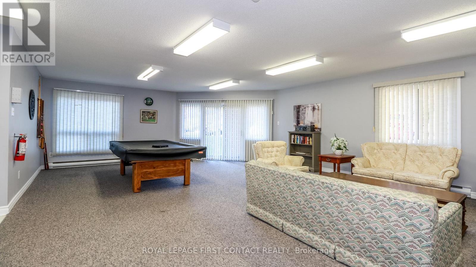 












305 - 131 CLAPPERTON STREET

,
Barrie,




Ontario
L4M3G3

