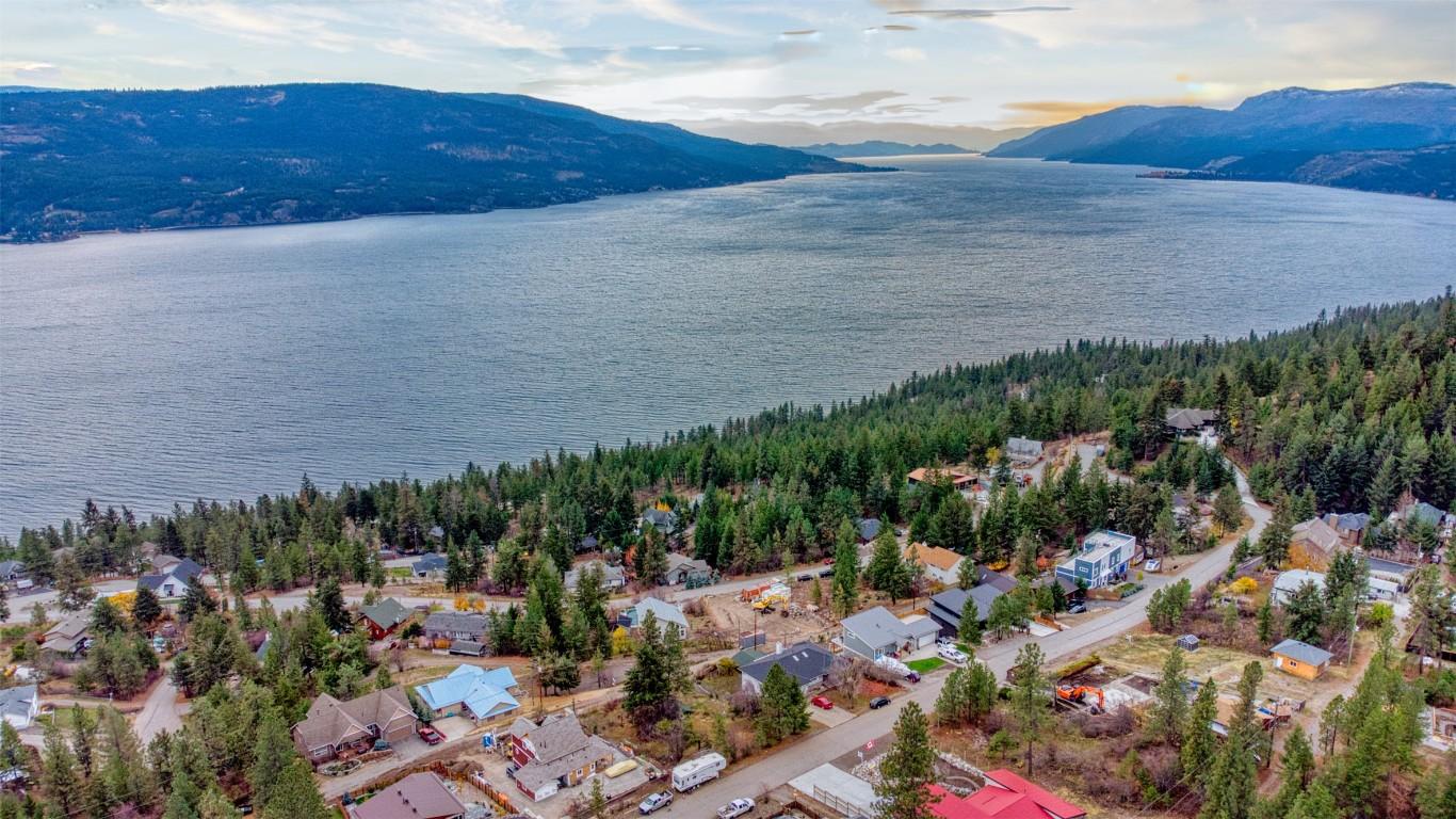 









627


Mountain

Drive,
Vernon,







BC
V1H 2B7


