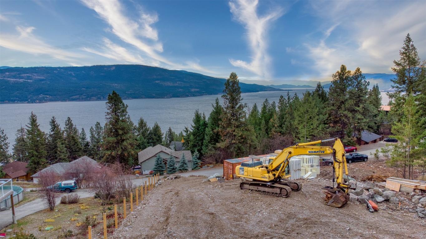 









627


Mountain

Drive,
Vernon,







BC
V1H 2B7

