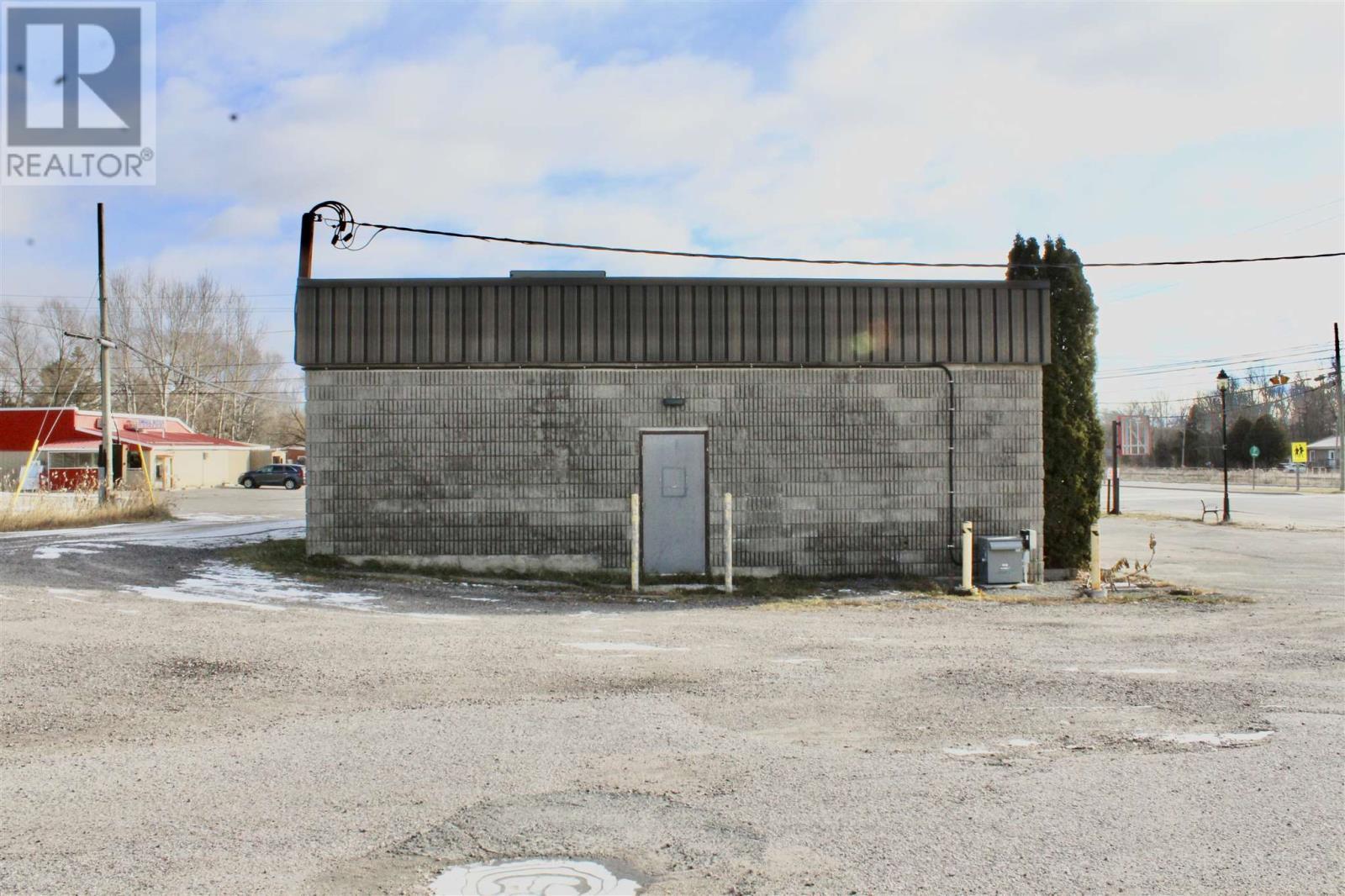 












121 Front ST

,
Spanish,




Ontario
P0P2A0

