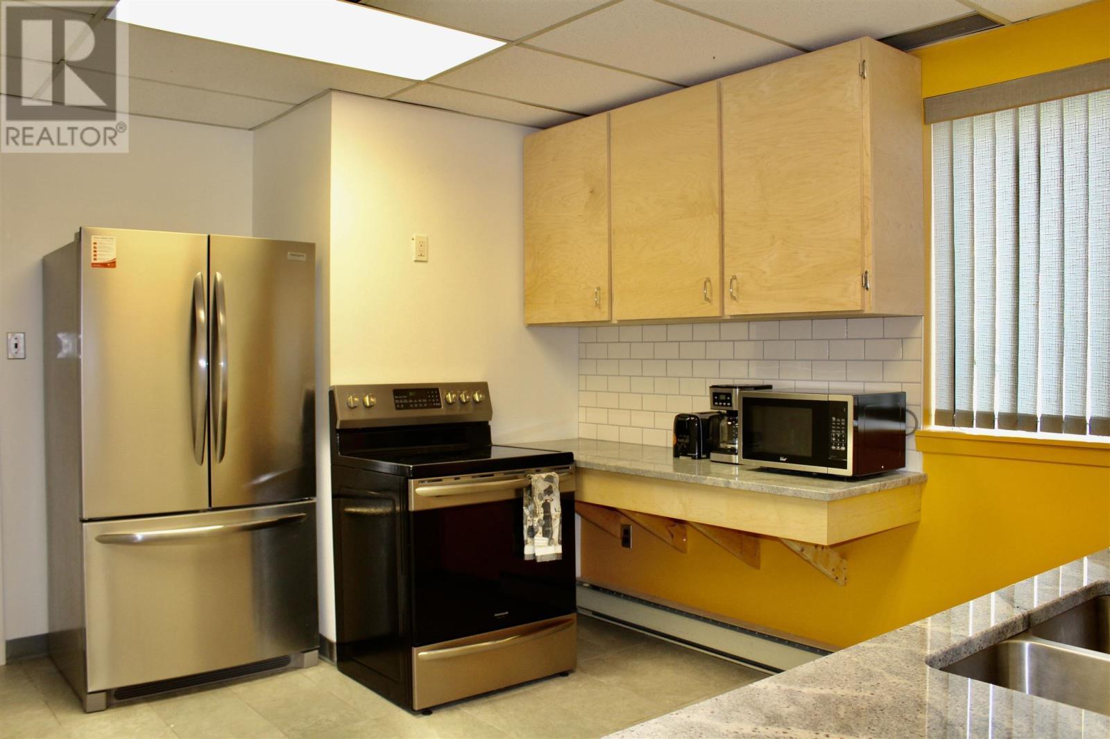 












121 Front ST

,
Spanish,




Ontario
P0P2A0

