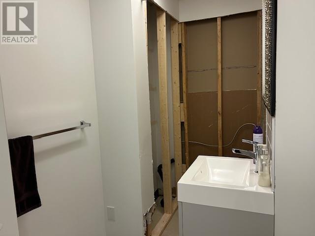 












121 Front ST

,
Spanish,




Ontario
P0P2A0

