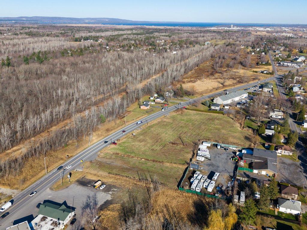 












Route de la Cité-des-Jeunes

,
Saint-Lazare,







QC
J7T2B5

