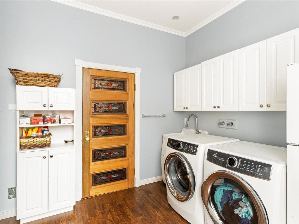 









552

 - 562


2e Rue de la Pointe

,
Shawinigan,




QC
G9N1J7

