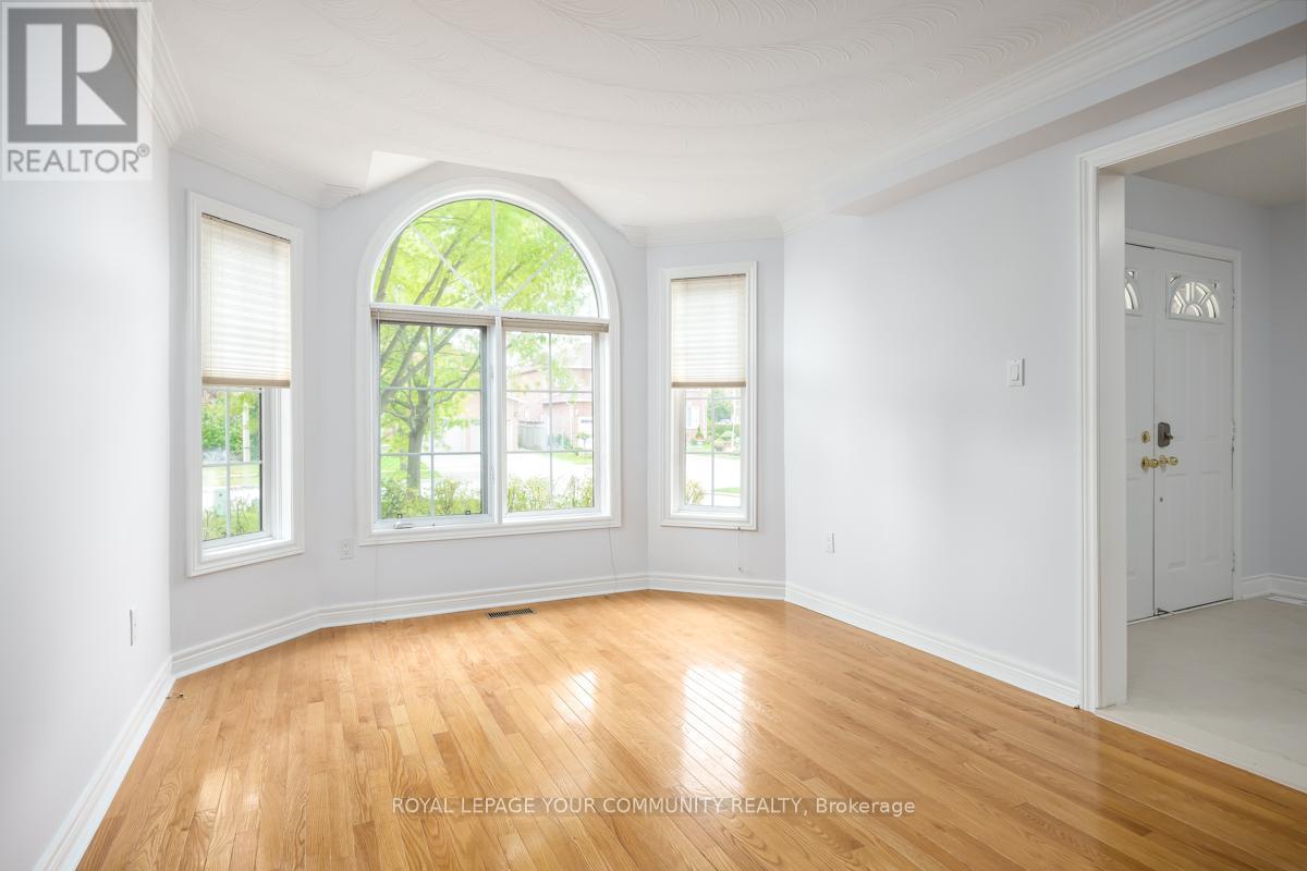 












3 CREEKVIEW AVENUE

,
Richmond Hill,




Ontario
L4C9X1

