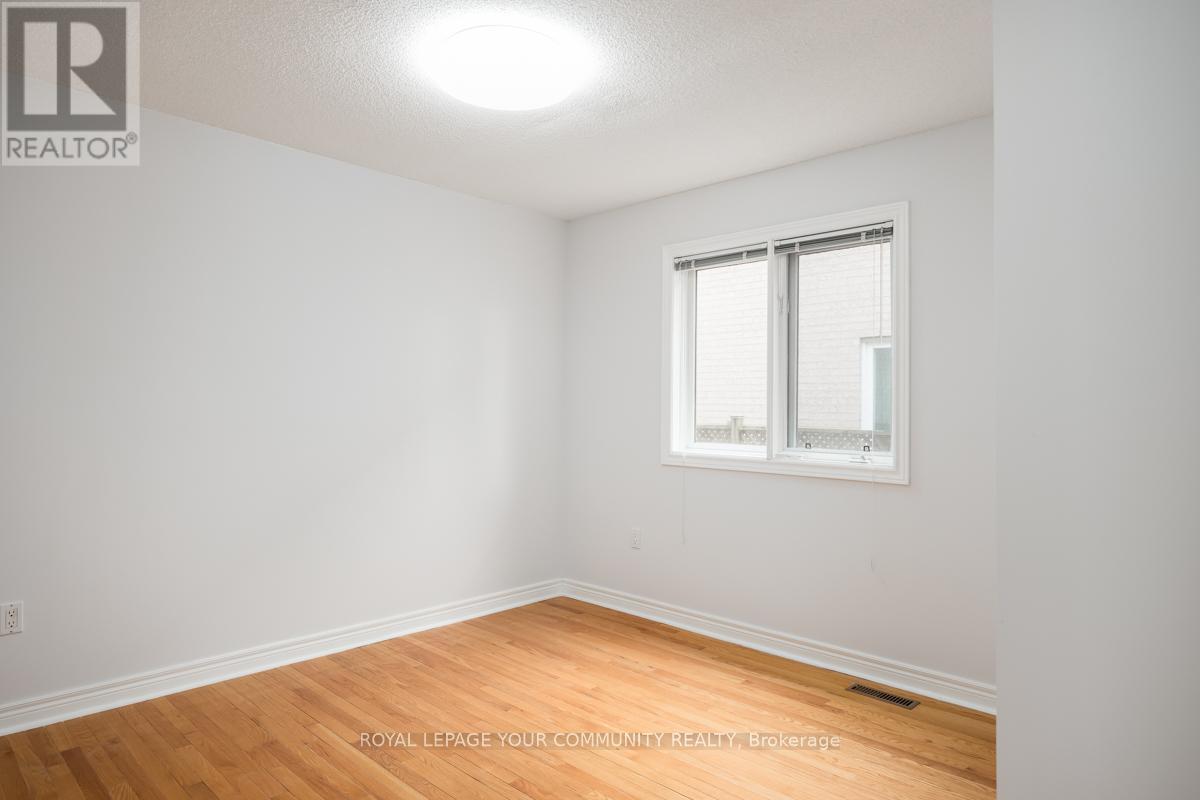 












3 CREEKVIEW AVENUE

,
Richmond Hill,




Ontario
L4C9X1

