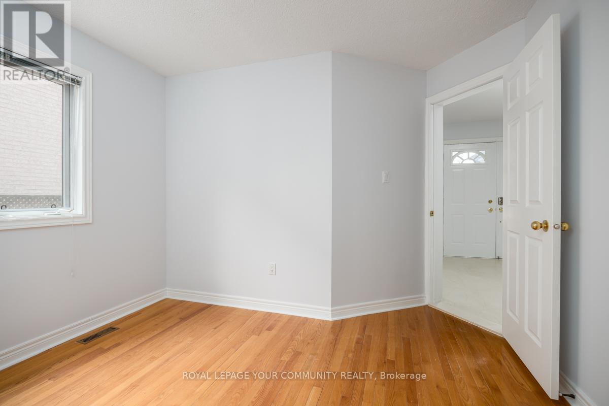












3 CREEKVIEW AVENUE

,
Richmond Hill,




Ontario
L4C9X1

