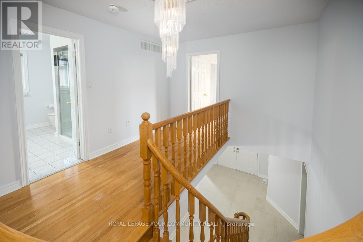 












3 CREEKVIEW AVENUE

,
Richmond Hill,




Ontario
L4C9X1

