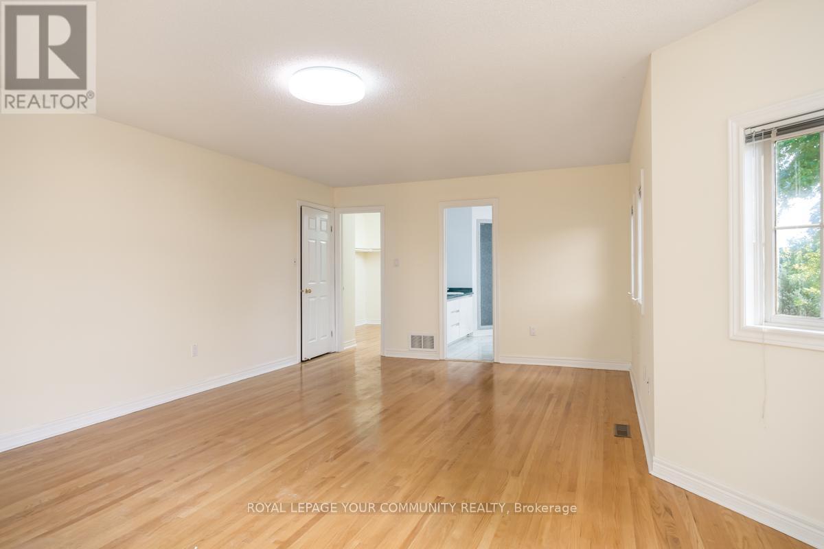 












3 CREEKVIEW AVENUE

,
Richmond Hill,




Ontario
L4C9X1

