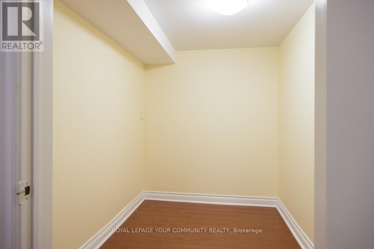 












3 CREEKVIEW AVENUE

,
Richmond Hill,




Ontario
L4C9X1

