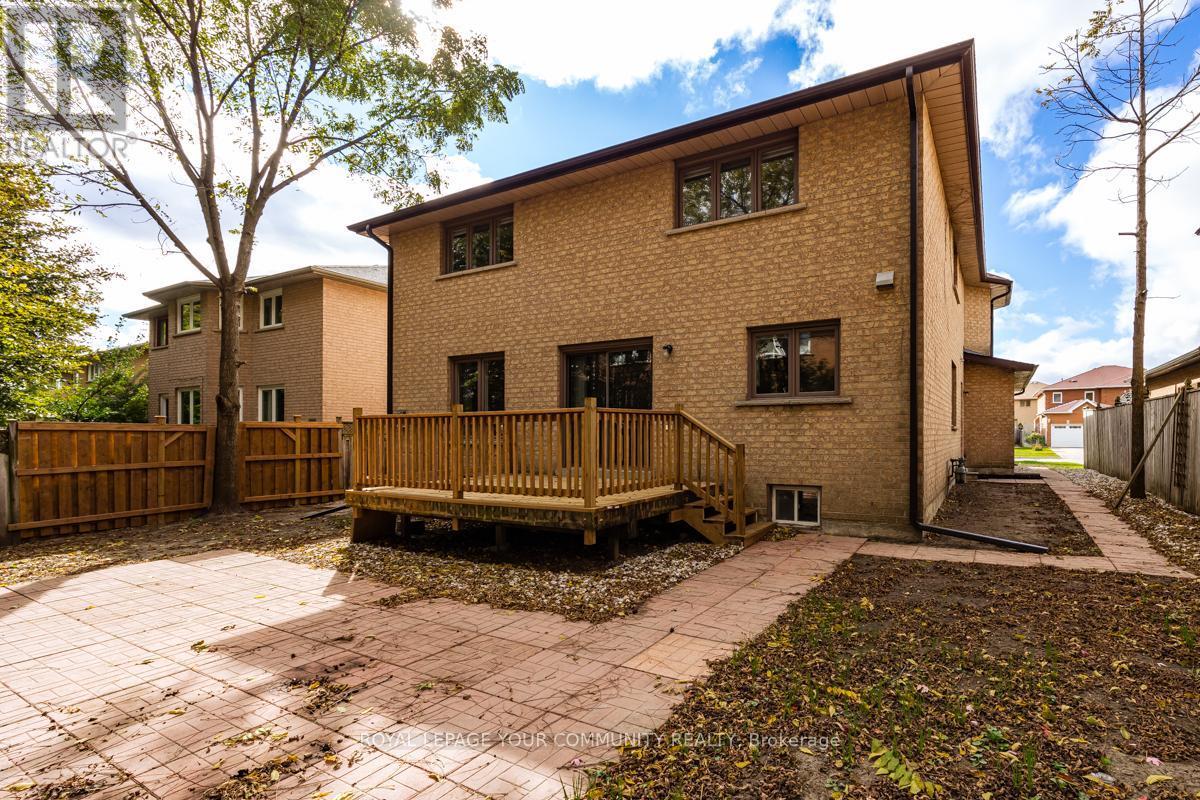 












3 CREEKVIEW AVENUE

,
Richmond Hill,




Ontario
L4C9X1

