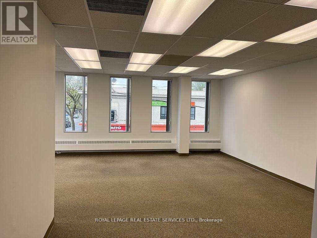 












201 - 3335 YONGE STREET

,
Toronto,




Ontario
M4N2M1

