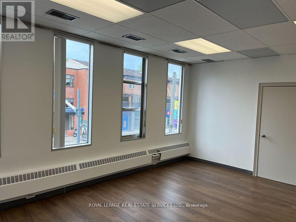 












201 - 3335 YONGE STREET

,
Toronto,




Ontario
M4N2M1

