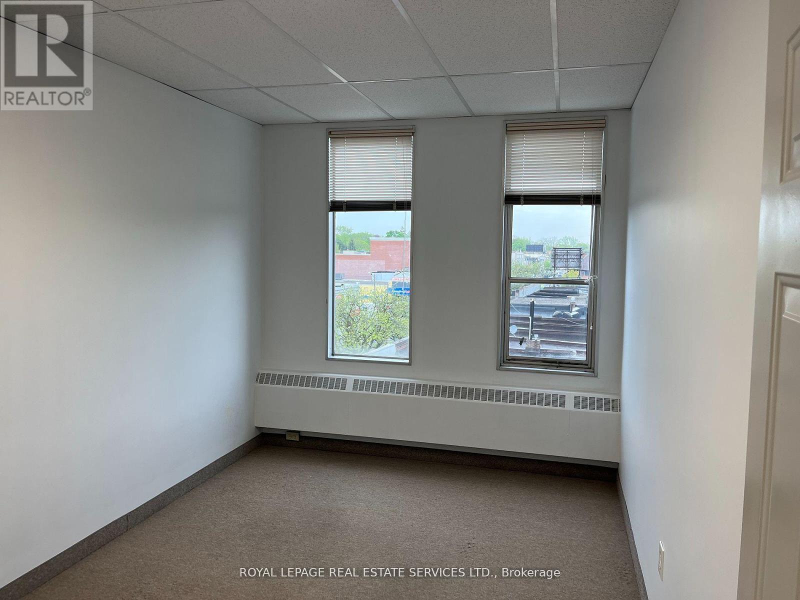 












404 - 3335 YONGE STREET

,
Toronto,




Ontario
M4N2M1

