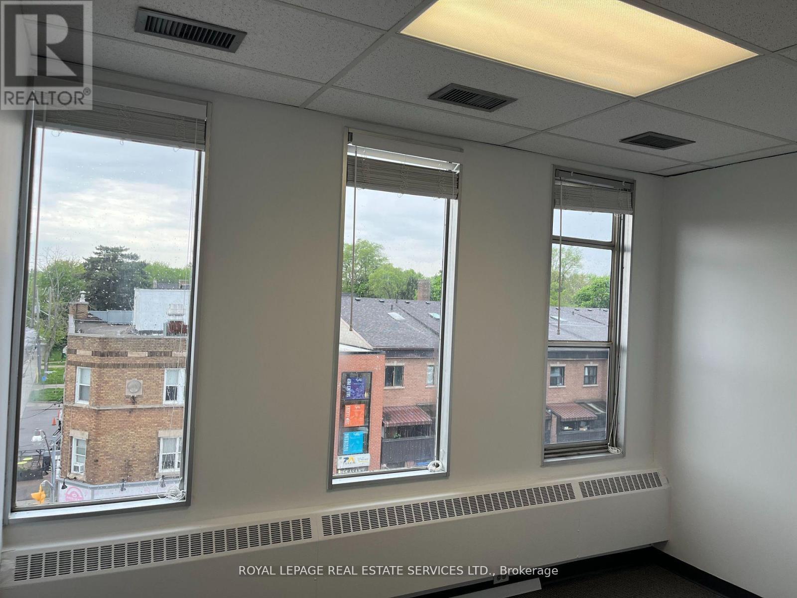 












404 - 3335 YONGE STREET

,
Toronto,




Ontario
M4N2M1

