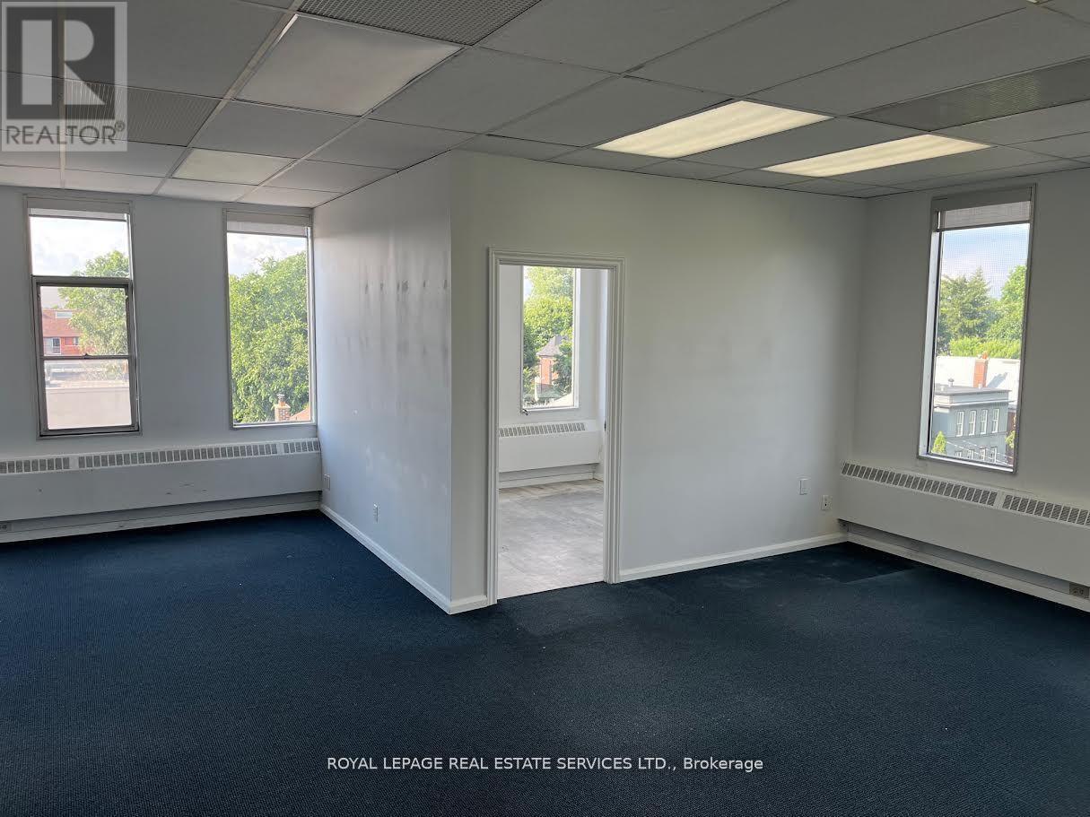 












407 - 3335 YONGE STREET

,
Toronto,




Ontario
M4N2M1

