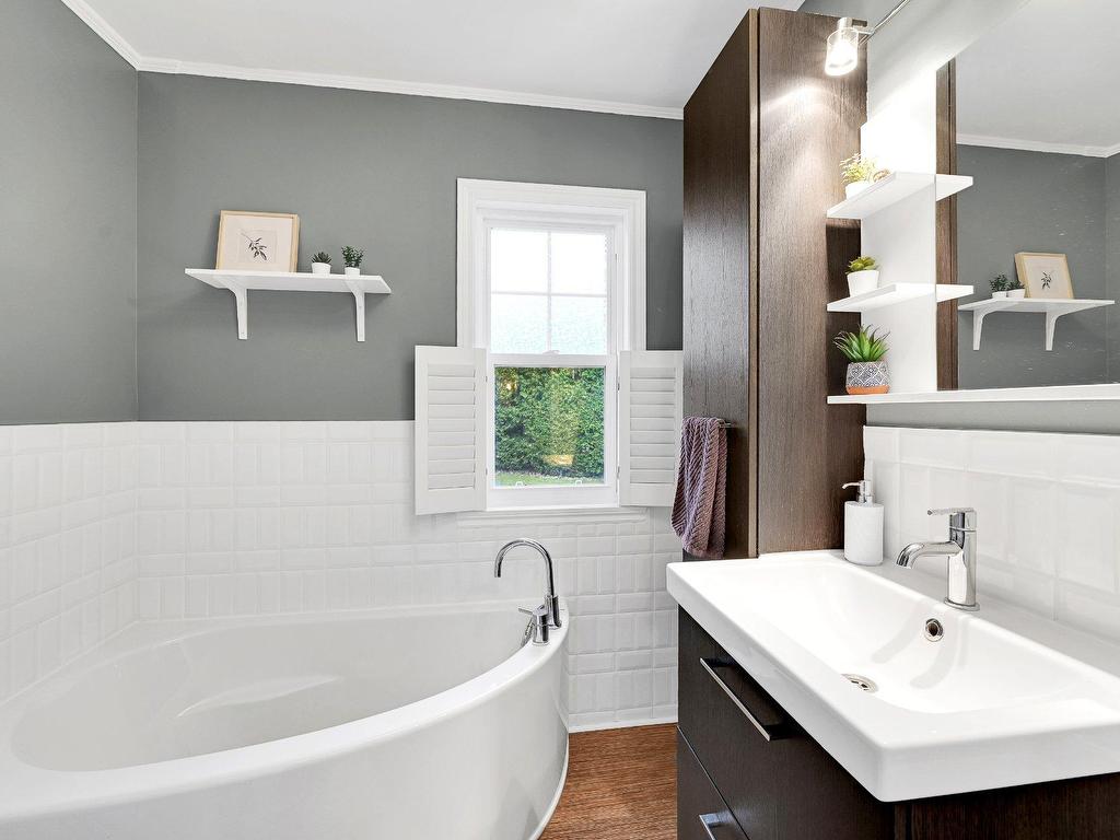 









545


Boul. de Normandie N.

,
Farnham,




QC
J2N1W6


