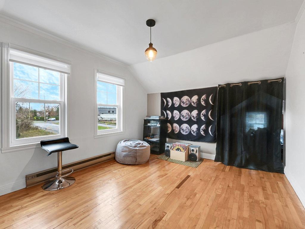 









545


Boul. de Normandie N.

,
Farnham,




QC
J2N1W6

