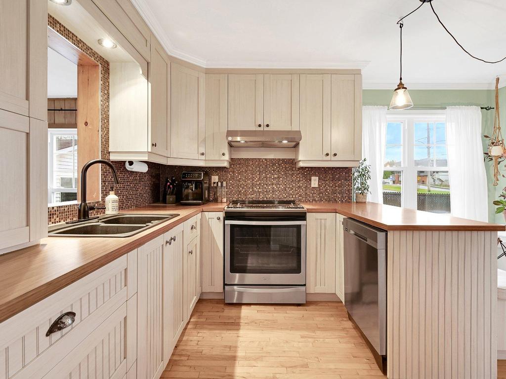 









545


Boul. de Normandie N.

,
Farnham,




QC
J2N1W6

