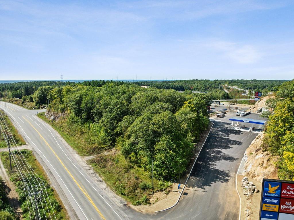 












Route 321

,
Papineauville,







QC
J0V1W0

