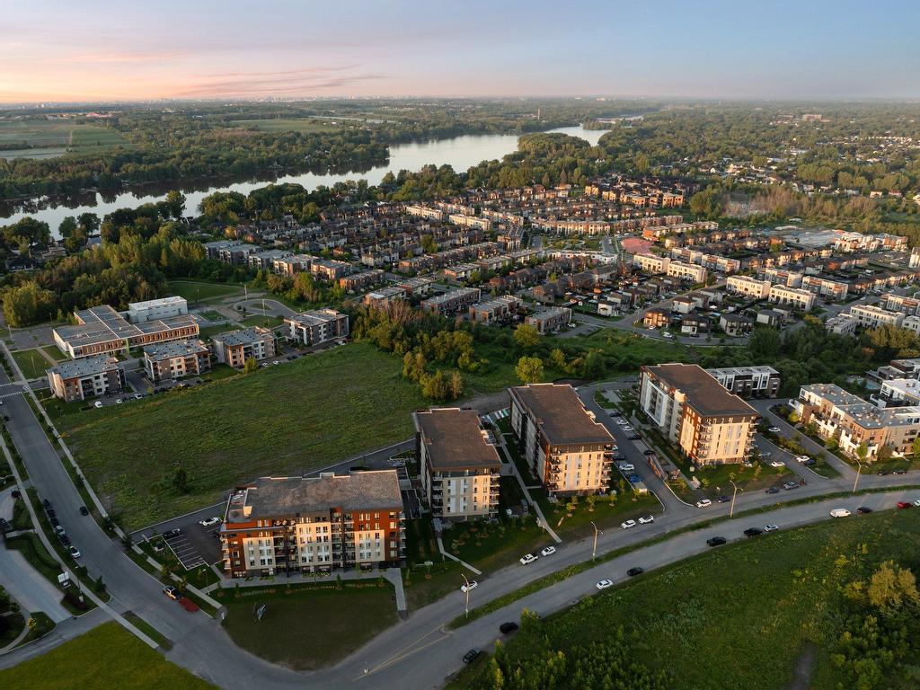 









970


Av. Pierre-Dansereau

, 409-PH3,
Terrebonne (Terrebonne),




QC
J6Y0S4

