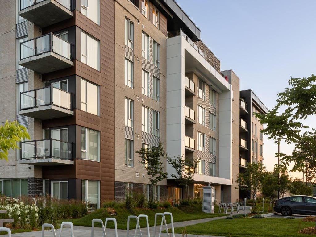 









970


Av. Pierre-Dansereau

, 409-PH3,
Terrebonne (Terrebonne),




QC
J6Y0S4

