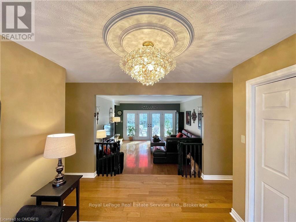












184 DUNDAS STREET E

,
Hamilton (Waterdown),




Ontario
L8N2Z7

