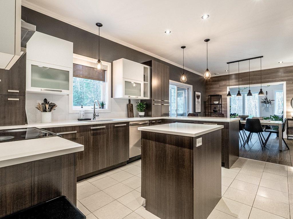 









399


Rue Hémond

,
Sherbrooke (Brompton/Rock Forest/Saint-Élie/Deauville),




QC
J1R0A4

