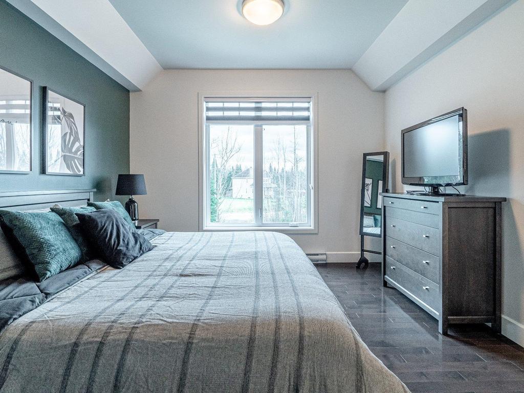









399


Rue Hémond

,
Sherbrooke (Brompton/Rock Forest/Saint-Élie/Deauville),




QC
J1R0A4

