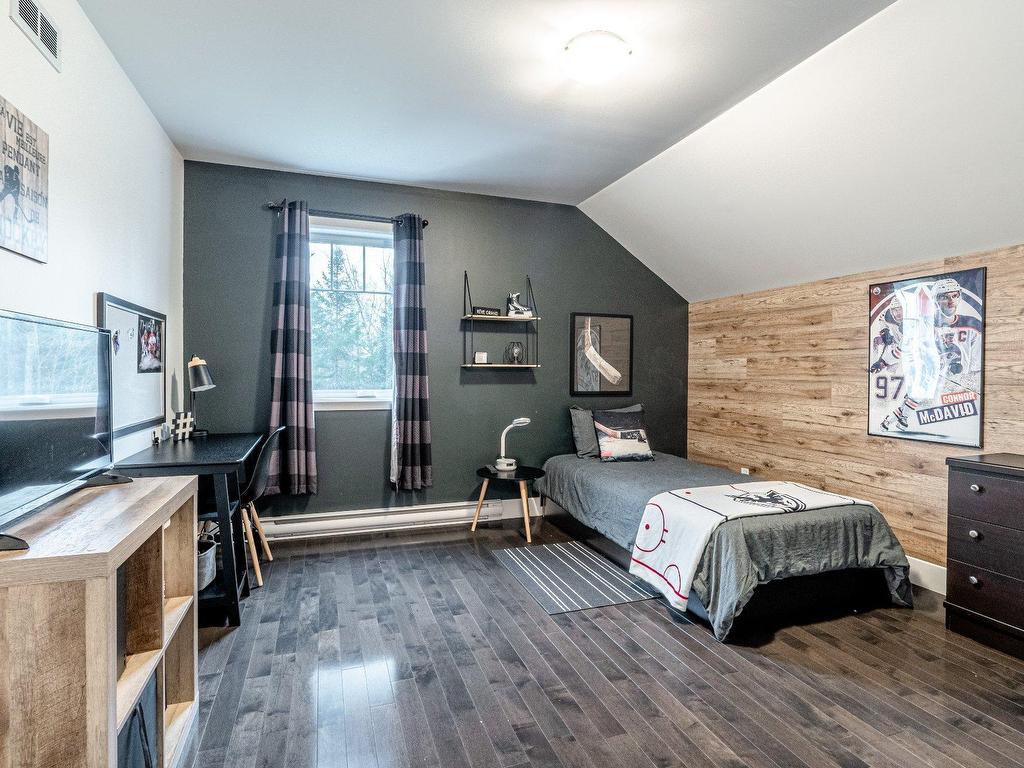 









399


Rue Hémond

,
Sherbrooke (Brompton/Rock Forest/Saint-Élie/Deauville),




QC
J1R0A4

