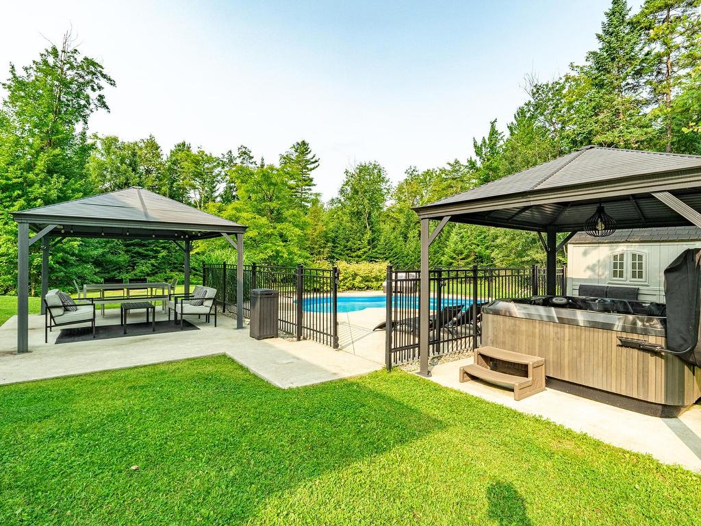 









399


Rue Hémond

,
Sherbrooke (Brompton/Rock Forest/Saint-Élie/Deauville),




QC
J1R0A4

