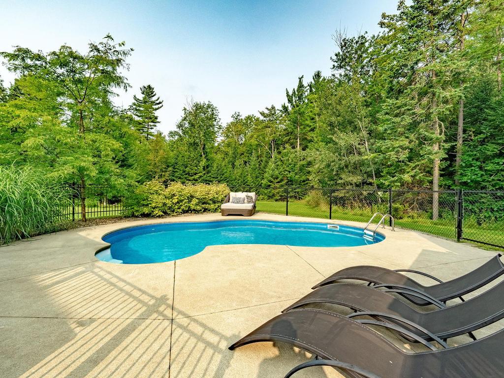 









399


Rue Hémond

,
Sherbrooke (Brompton/Rock Forest/Saint-Élie/Deauville),




QC
J1R0A4


